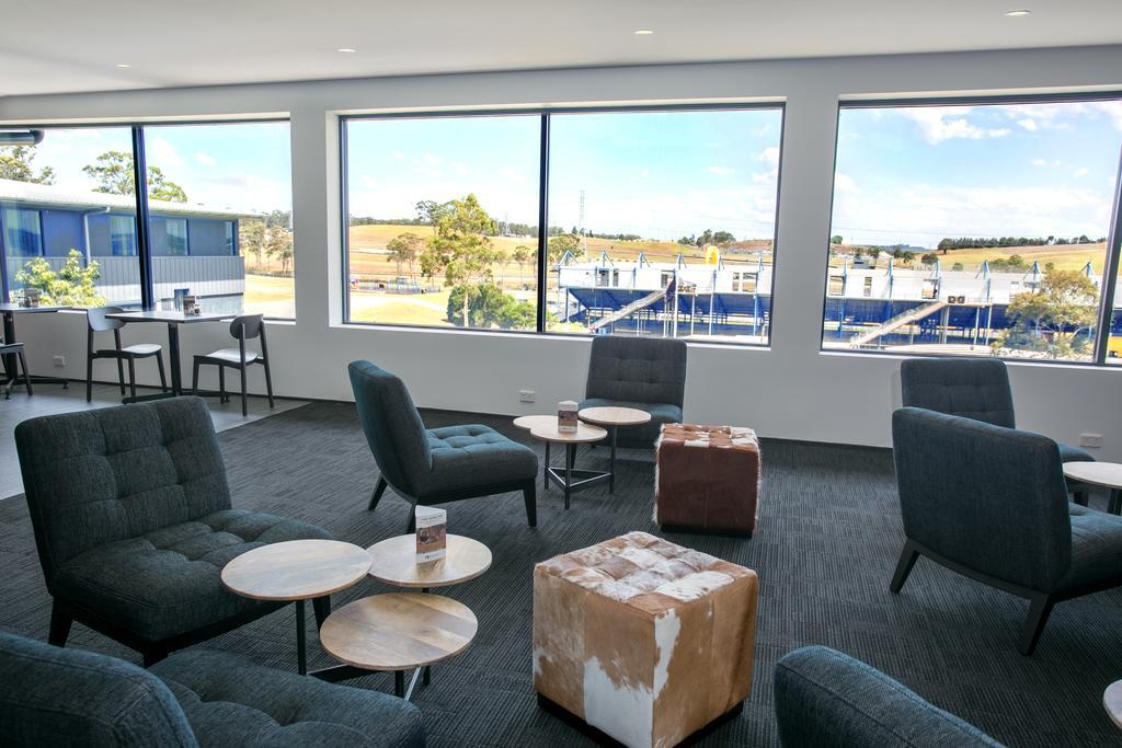 Alpha Hotel Eastern Creek Buitenkant foto